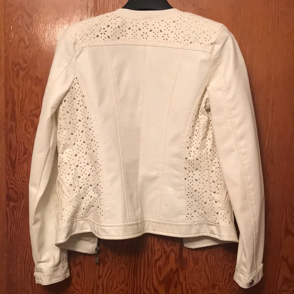 White jacket - Picture 4 of 4